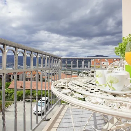 Amigo Comfort Lägenhet Split